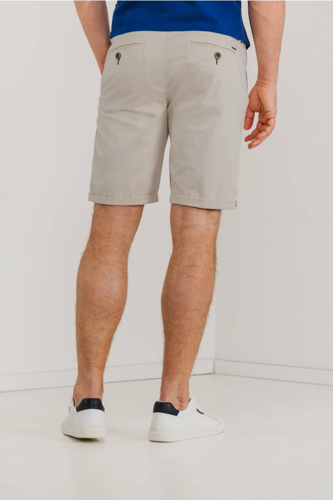 CHINOSHORT VAN EEN KATOEN STRETCH 67115650 1400